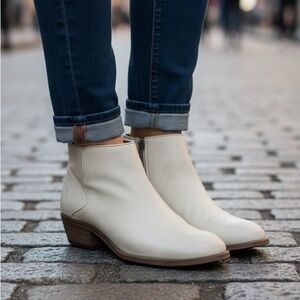 Frye Women's Carson Piping Boot‎ Size 9 Gray Taupe Leather Western  Block Heel